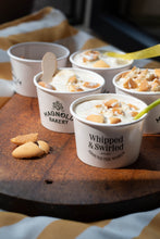 Lade das Bild in den Galerie-Viewer, Mittwoch, den 1. April 2026 Online Live-Cooking um 18.00 - Banoffee Pie! Der New York Klassiker aus der Magnolia Bakery!