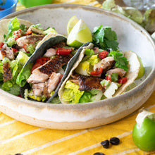 Lade das Bild in den Galerie-Viewer, Samstag, den 29.August 2026 Online Live-Cooking um 16:00 - ¡Viva México! Authentische Tacos mit Frau Bunt kocht!