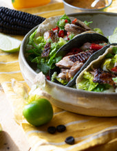 Lade das Bild in den Galerie-Viewer, Montag, den 5.1.2026 Online Live-Cooking um 18:00 - ¡Viva México! Authentische Tacos mit Frau Bunt kocht!