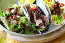 Lade das Bild in den Galerie-Viewer, Montag, den 5.1.2026 Online Live-Cooking um 18:00 - ¡Viva México! Authentische Tacos mit Frau Bunt kocht!