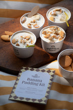 Lade das Bild in den Galerie-Viewer, Coming Soon!! Buchbar ab dem 15.10 2025 - 26.11 2025 Online Live-Cooking um 18.00 - Banoffee Pie! Der New York Klassiker aus der Magnolia Bakery mit Frau Bunt kocht!
