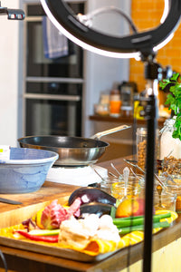 Sonntag, den 23.11.2025 Online Live-Cooking um 17:00 - Essbarer Adventskranz! Grazing Board Kunstwerke mit Frau Bunt kocht!