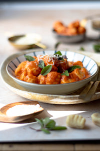 Sonntag, den 16.11.2025 Online Live-Cooking um 17:00 - Gnocchi-Gelinggarantie & Wodka-Sauce! Selbstgemacht mit Frau Bunt kocht!