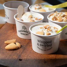 Lade das Bild in den Galerie-Viewer, Mittwoch, den 15 Juli 2026 Online Live-Cooking um 18.00 - Banoffee Pie! Der New York Klassiker aus der Magnolia Bakery!
